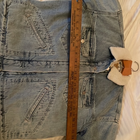 Gap women’s oversized Sherpa denim jacket - Picture 9 of 11